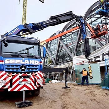 Crane use Hamburg Optimus