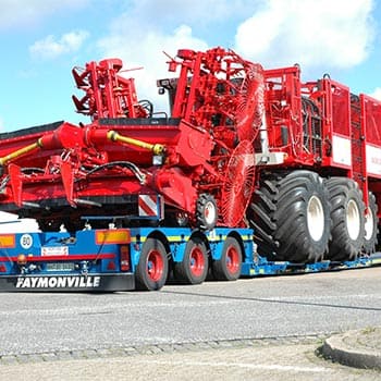Heavy transport agricultural machine